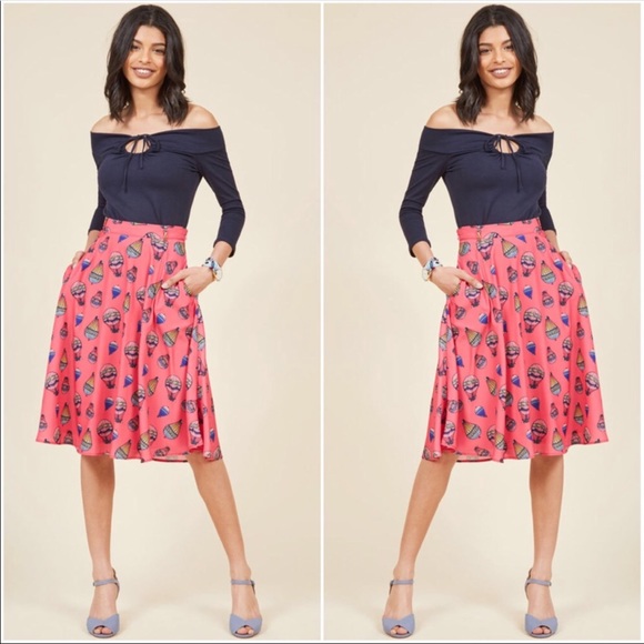 ModCloth hot air balloon vibrant pink circle skirt - Picture 8 of 16